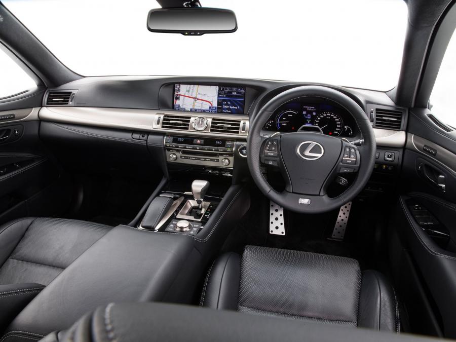  Lexus LS600h F-Sport 2013 года  (AU) (фото 2 из 3)